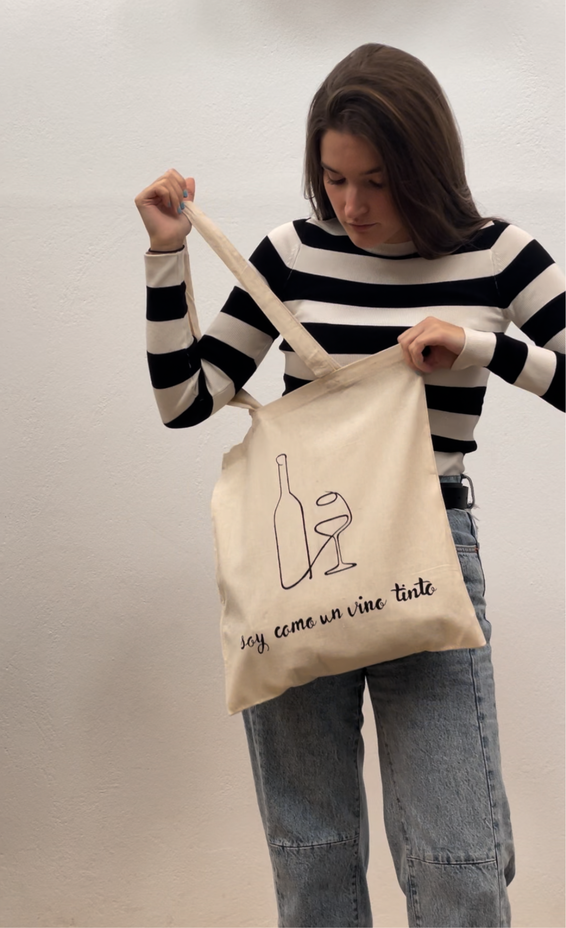 Tote bag “vino” pintada a mano