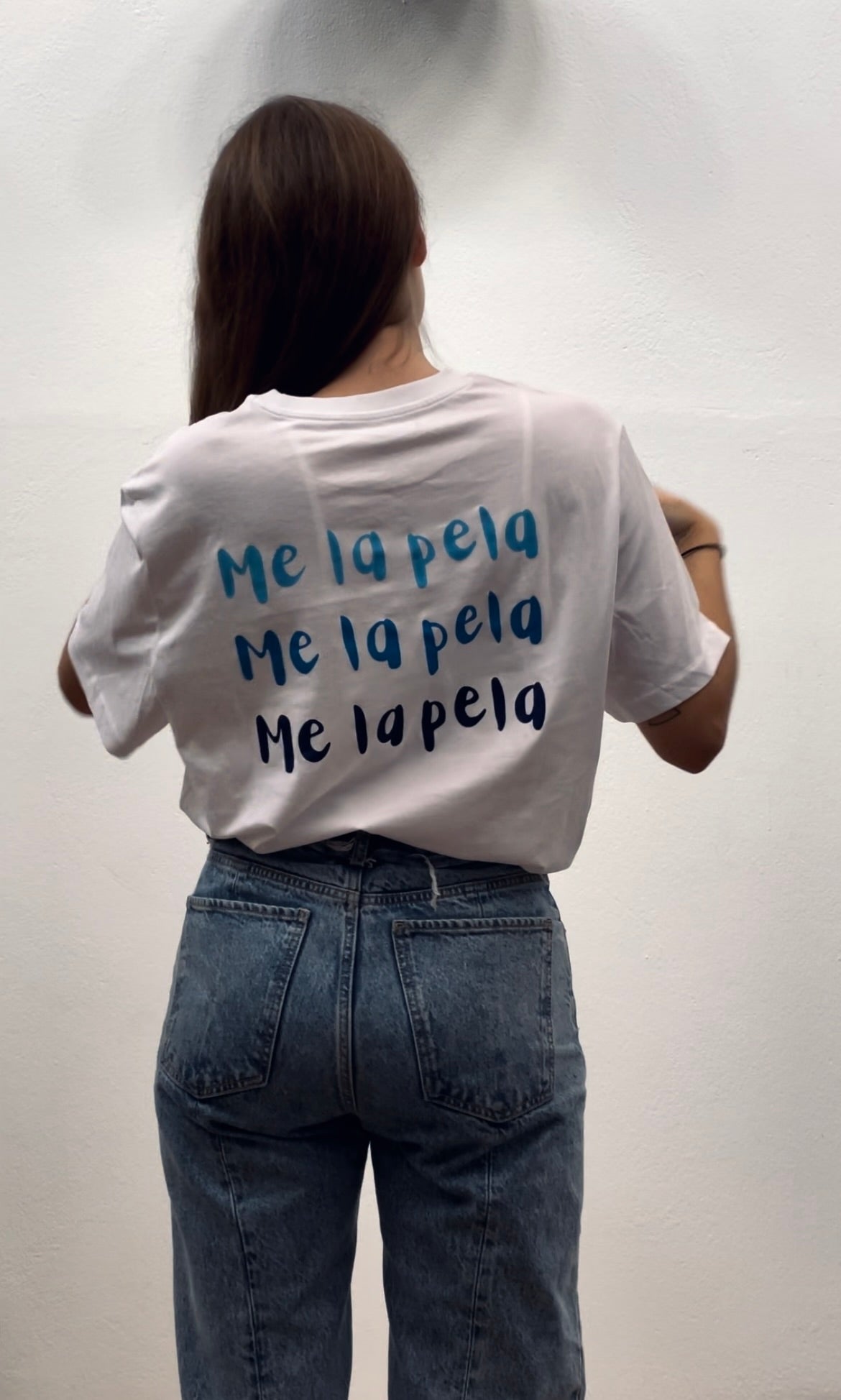 Camiseta “Me la pela”