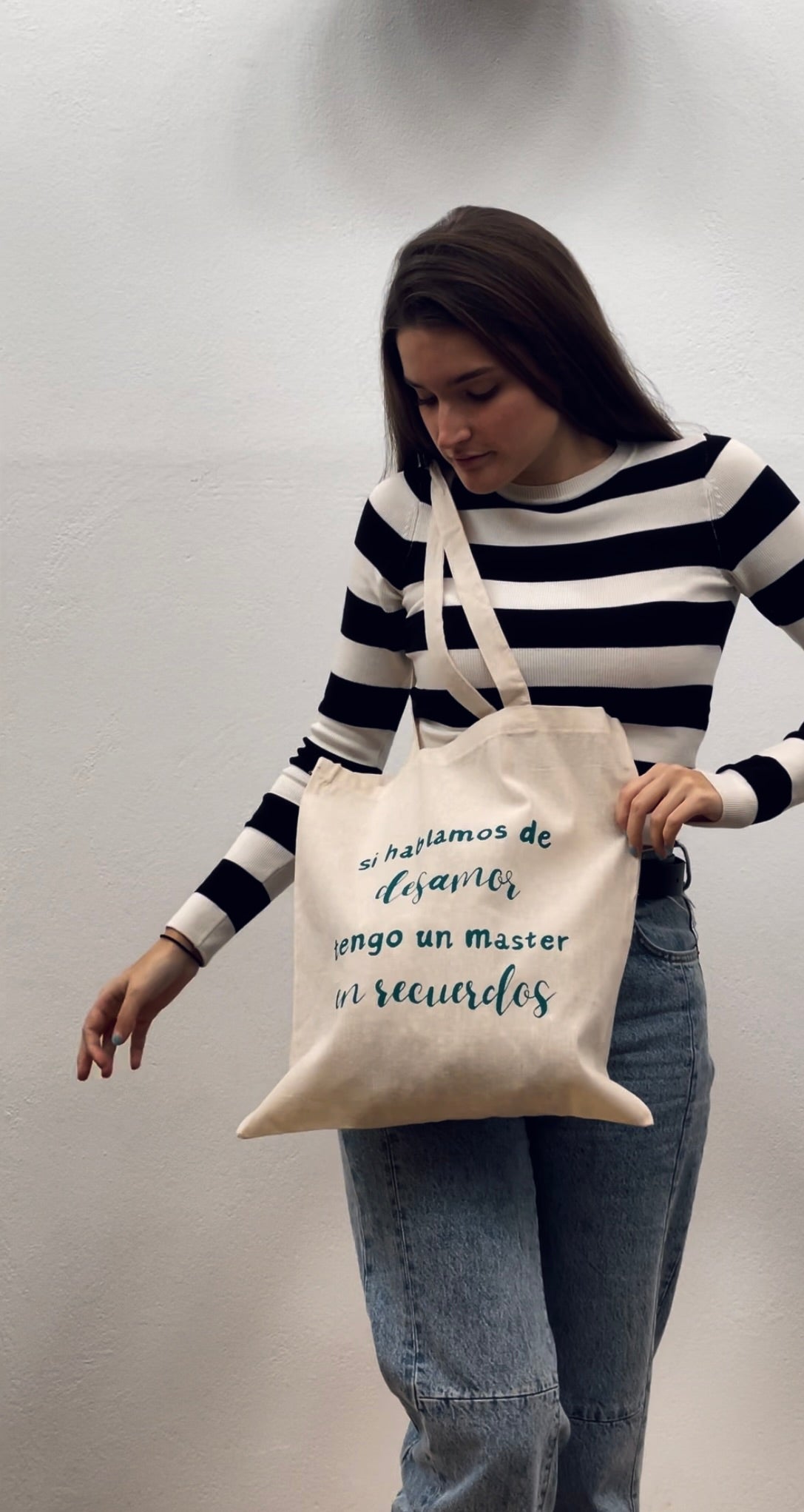 Tote bag “desamor” pintada a mano