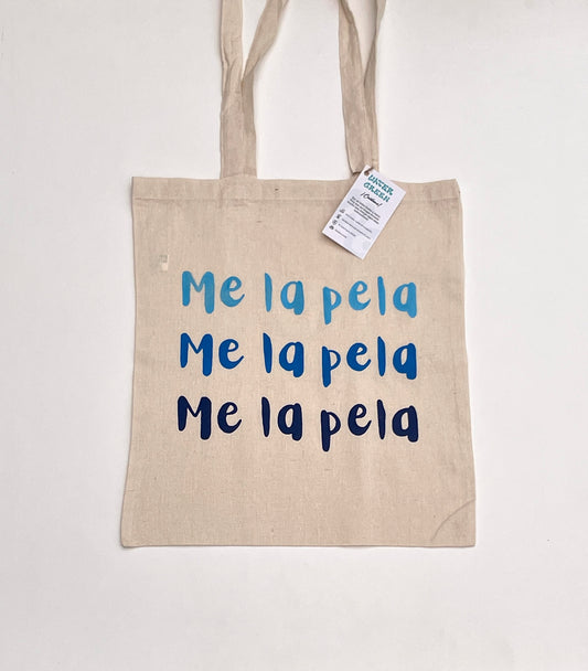 Tote bag “me la pela” pintada a mano