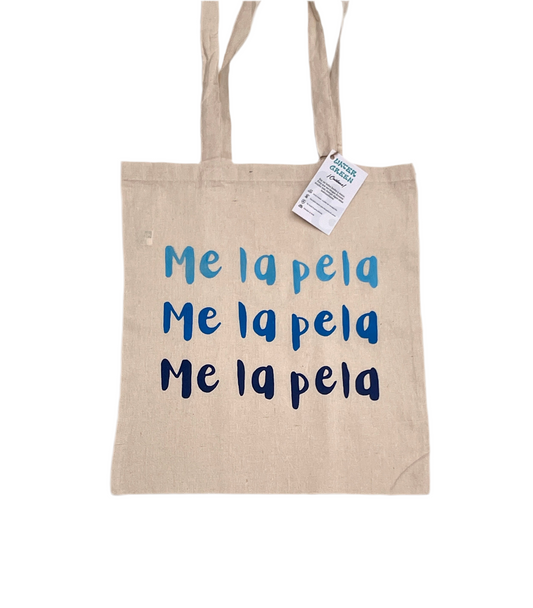 Tote bag “me la pela” pintada a mano