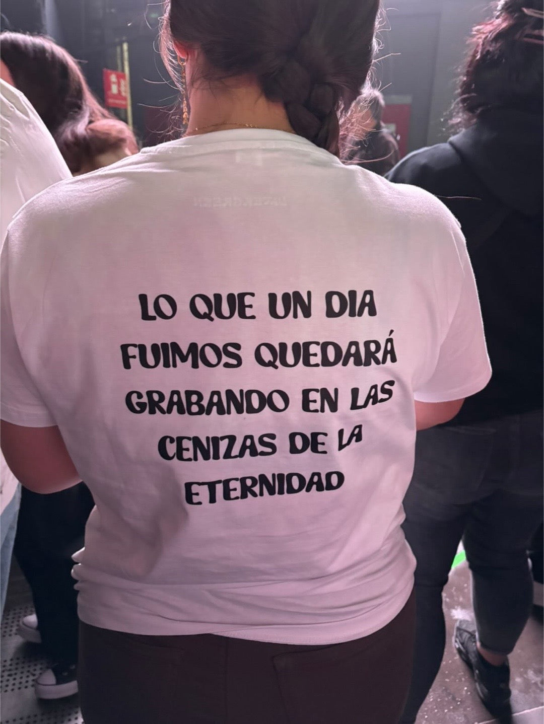Camiseta “cenizas”