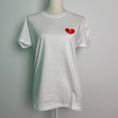 Camiseta “rompiendo corazones”